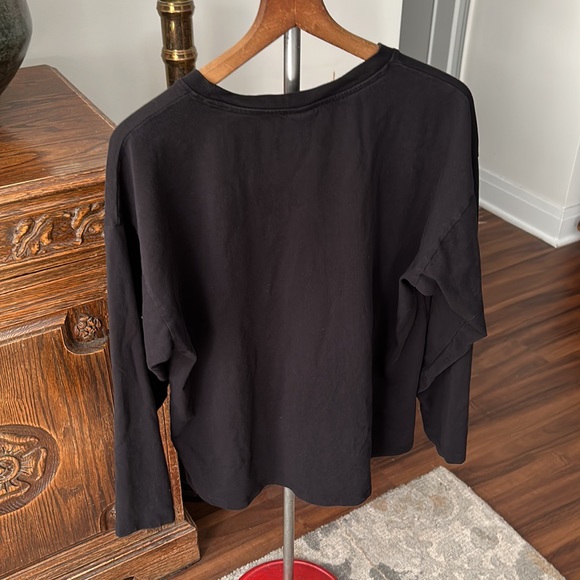 LA VOYAGEUSE  Traveler Long Sleeve Graphic T-Shirt - Picture 3 of 8